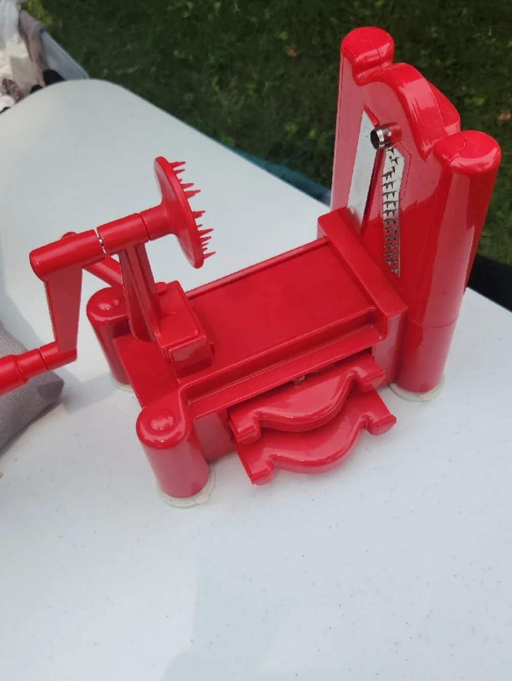 Williams Sonoma Red Spiralizer Woth 3 Blades